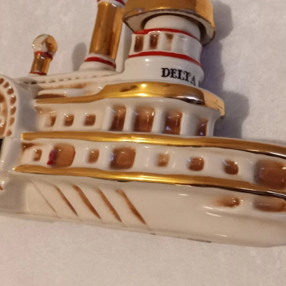 Collectible Ezra Brooks Delta Belle Genuine Hertiage 1969 China